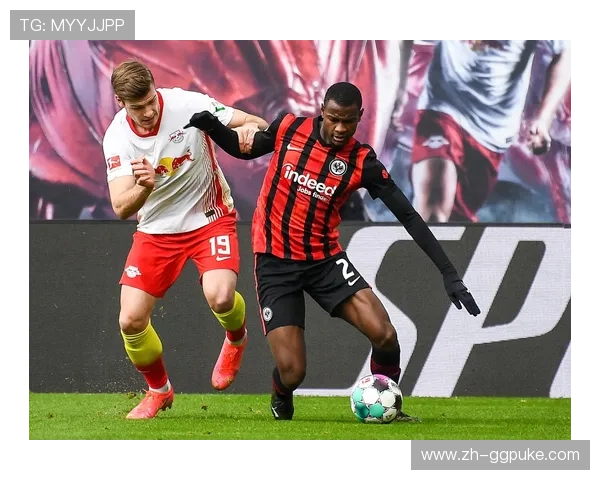 法兰克福新帅列拉场边指挥，首秀压力巨大