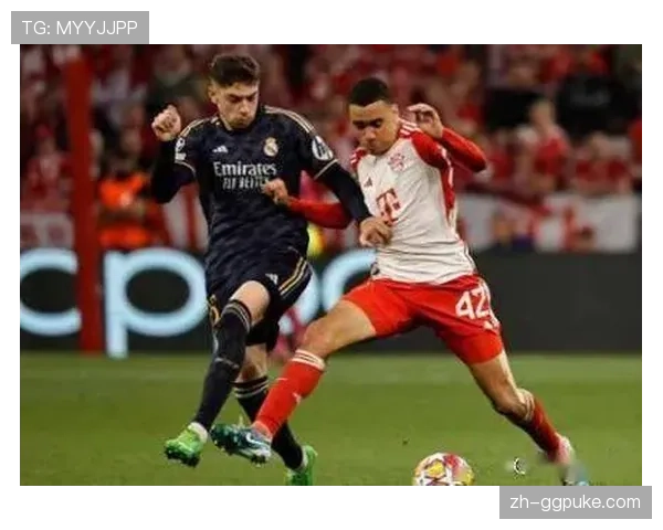 极端天气致比赛中断，拜仁vs皇马一役暂停15分钟